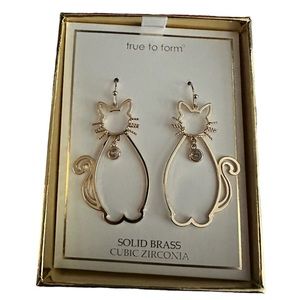 Cat earrings in gold